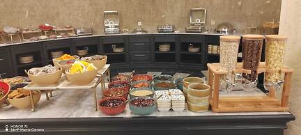 Signature Cave Premium Suites