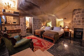 Signature Cave Premium Suites