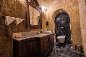 Signature Cave Premium Suites