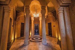 Signature Cave Premium Suites