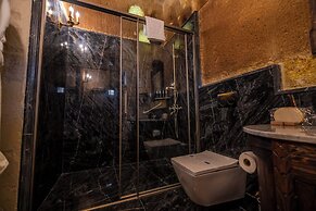 Signature Cave Premium Suites