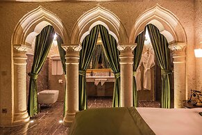 Signature Cave Premium Suites