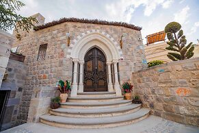 Signature Cave Premium Suites