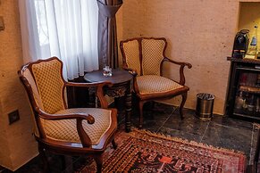 Signature Cave Premium Suites