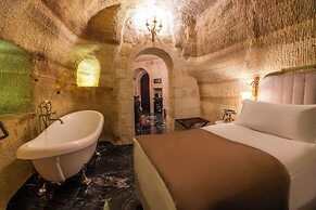 Signature Cave Premium Suites