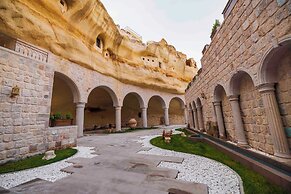 Signature Cave Premium Suites