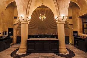 Signature Cave Premium Suites