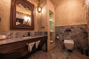 Signature Cave Premium Suites