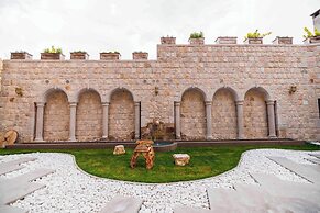 Signature Cave Premium Suites