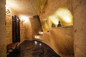 Signature Cave Premium Suites
