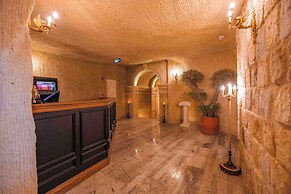 Signature Cave Premium Suites