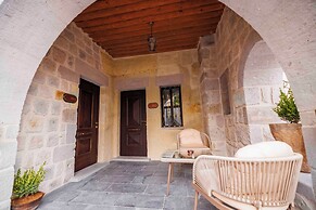 Signature Cave Premium Suites