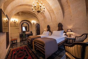 Signature Cave Premium Suites