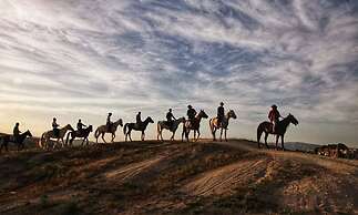 Signature Cave Premium Suites