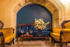 Signature Cave Premium Suites