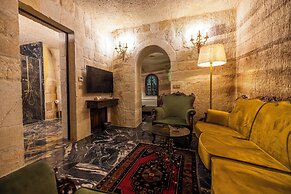 Signature Cave Premium Suites