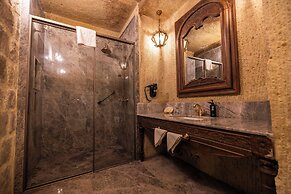 Signature Cave Premium Suites