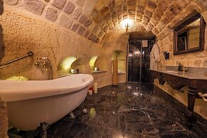 Signature Cave Premium Suites