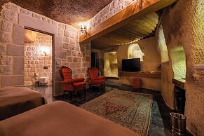 Signature Cave Premium Suites