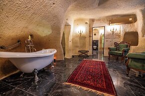 Signature Cave Premium Suites