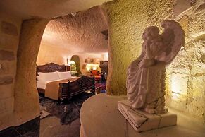 Signature Cave Premium Suites