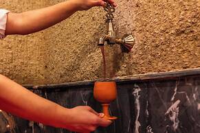 Signature Cave Premium Suites