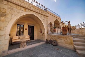 Signature Cave Premium Suites