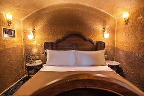 Signature Cave Premium Suites