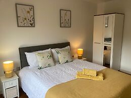 One Bedroom Cottage in Northampton