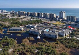 Romar Lakes 103a 2 Bedroom Condo