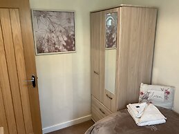 Captivating 2-bed Cottage in Grewelthorpe