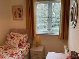 Captivating 2-bed Cottage in Grewelthorpe