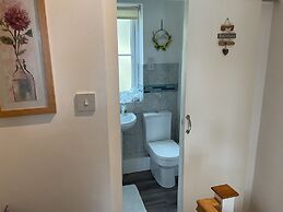 Captivating 2-bed Cottage in Grewelthorpe