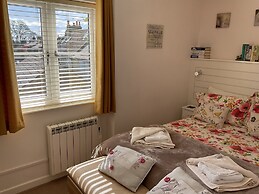 Captivating 2-bed Cottage in Grewelthorpe