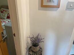 Captivating 2-bed Cottage in Grewelthorpe