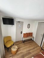 HOTEL RESIDENCE A LA BUTTE AUX CAILLES