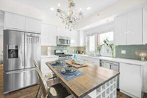 The Iris DT Condo with AC in Mission