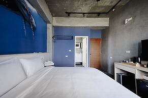Deep blue 23 B&B