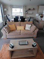 Lovely 3-bed Lodge in Eyemouth With Stunning Views