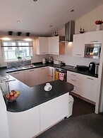 Lovely 3-bed Lodge in Eyemouth With Stunning Views