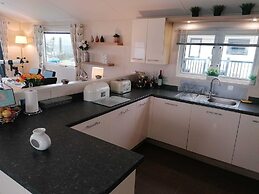 Lovely 3-bed Lodge in Eyemouth With Stunning Views