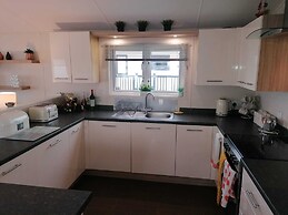 Lovely 3-bed Lodge in Eyemouth With Stunning Views