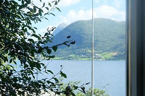 Lake View Holiday Apartments