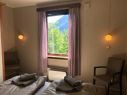 Lake View Holiday Apartments