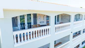 Golden Dream Villas Studio 306  A B
