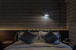 Neobridge Hotel