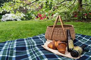 Botanica Retreat - Village Spa & Stay