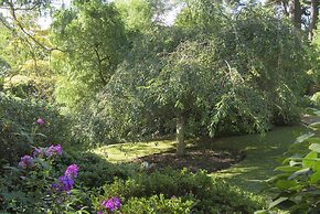 Botanica Retreat - Village Spa & Stay