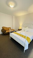 StayAU Contemporary Getaway Point Cook
