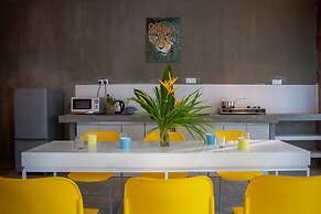 Rouhi Retreats By Doulos